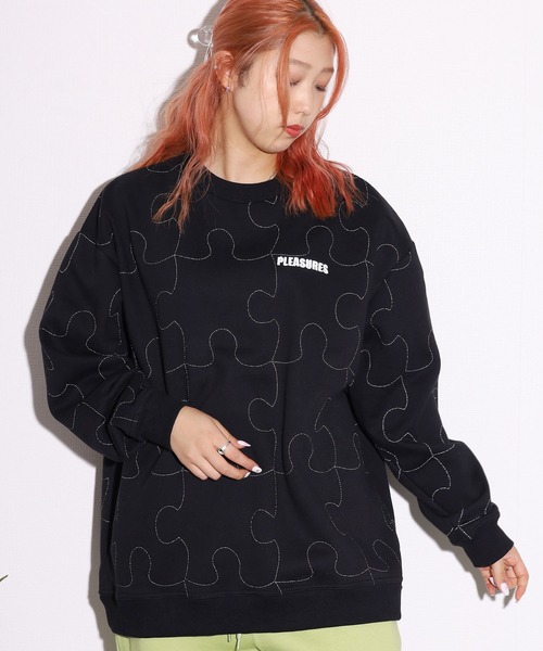PLEASURES（プレジャー）の「PLEASURES/プレジャーズ PIECES REFLECTIVE CREWNECK クルー スウェット パズル リフレクター仕様 ワンポイントロゴ（スウェット・メンズ・ブラック/ブルー・M/XL/L）」の8枚目の写真