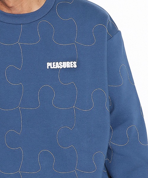 PLEASURES（プレジャー）の「PLEASURES/プレジャーズ PIECES REFLECTIVE CREWNECK クルー スウェット パズル リフレクター仕様 ワンポイントロゴ（スウェット・メンズ・ブラック/ブルー・M/XL/L）」の13枚目の写真