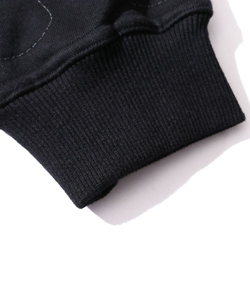 PLEASURES（プレジャー）の「PLEASURES/プレジャーズ PIECES REFLECTIVE CREWNECK クルー スウェット パズル リフレクター仕様 ワンポイントロゴ（スウェット・メンズ・ブラック/ブルー・M/XL/L）」の11枚目の写真