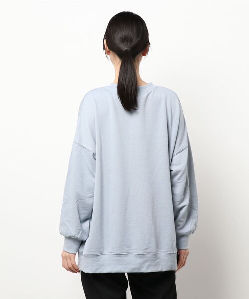 CHILLE(チル)の「刺繍ロゴBIG裏毛スウェット(スウェット・レディース・スミクロ/ライトブルー/ホワイト・FREE)」の5枚目の写真