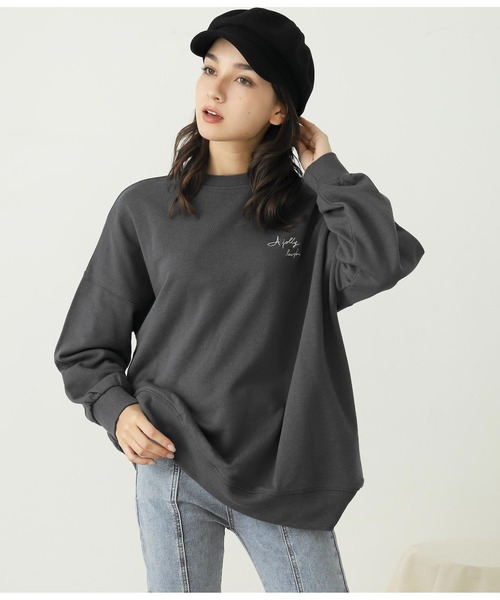 CHILLE(チル)の「刺繍ロゴBIG裏毛スウェット(スウェット・レディース・スミクロ/ライトブルー/ホワイト・FREE)」の3枚目の写真