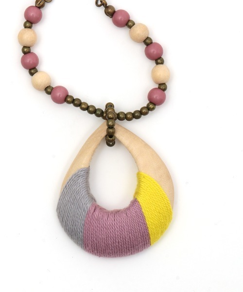 チチカカ（チチカカ）の「カラフル糸巻きネックレス（ネックレス・レディース・パープル/オレンジ/ブルー・FREE）」の9枚目の写真