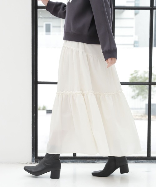 LAKOLE（ラコレ）の「ティアードマキシスカート / 263741（スカート・レディース・オフホワイト/ブラック/ラベンダー・SMALL/MEDIUM）」の2枚目の写真