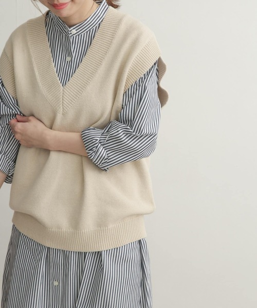 URBAN RESEARCH DOORS（アーバンリサーチドアーズ）の「Vネックニットベスト（ニット/セーター・レディース・ベージュ/ベージュ系その他・1）」の16枚目の写真