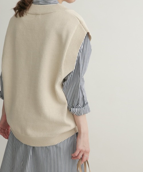 URBAN RESEARCH DOORS（アーバンリサーチドアーズ）の「Vネックニットベスト（ニット/セーター・レディース・ベージュ/ベージュ系その他・1）」の7枚目の写真