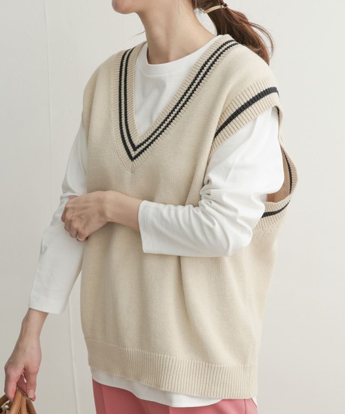 URBAN RESEARCH DOORS（アーバンリサーチドアーズ）の「Vネックニットベスト（ニット/セーター・レディース・ベージュ/ベージュ系その他・1）」の5枚目の写真