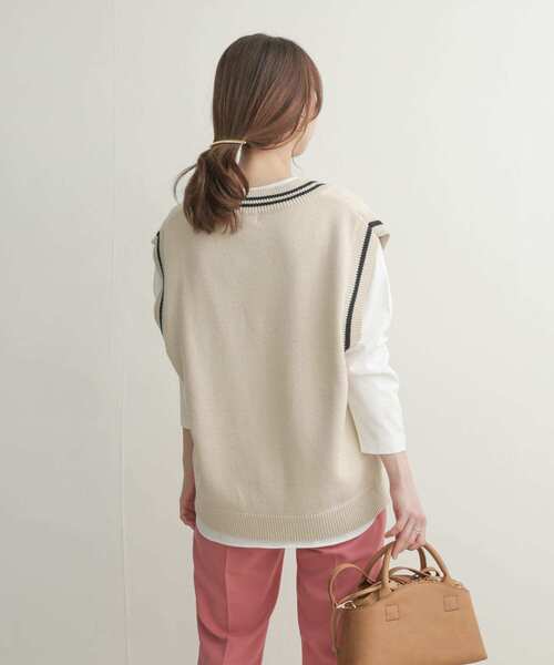 URBAN RESEARCH DOORS（アーバンリサーチドアーズ）の「Vネックニットベスト（ニット/セーター・レディース・ベージュ/ベージュ系その他・1）」の19枚目の写真