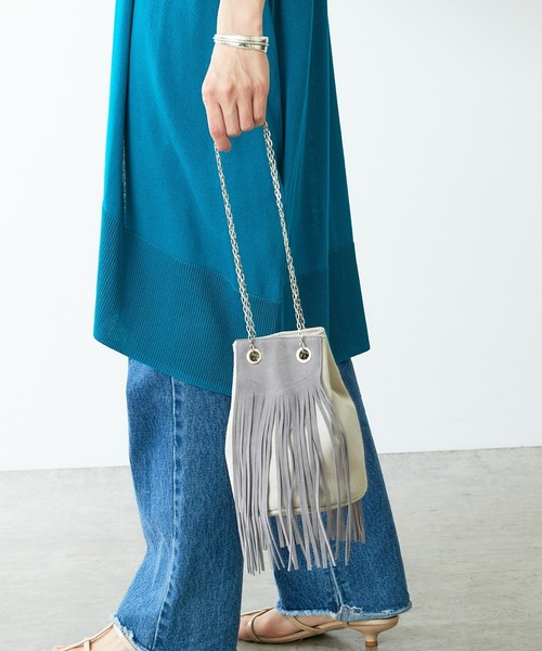 PAPILLONNER（パピヨネ）の「フリンジ2WAYショルダー/PAPILLONNER/パピヨネ（ショルダーバッグ・レディース・ベージュ/グレー・FREE）」の2枚目の写真