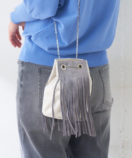 PAPILLONNER（パピヨネ）の「フリンジ2WAYショルダー/PAPILLONNER/パピヨネ（ショルダーバッグ・レディース・ベージュ/グレー・FREE）」の4枚目の写真