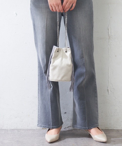 PAPILLONNER（パピヨネ）の「フリンジ2WAYショルダー/PAPILLONNER/パピヨネ（ショルダーバッグ・レディース・ベージュ/グレー・FREE）」の3枚目の写真