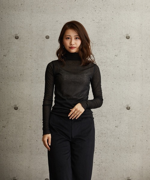 L.H.P（エルエイチピー）の「courage/クラージュ/2WAY シアー素材ハイネック ロンT（Tシャツ/カットソー・レディース・ブラック/グレー/ベージュ/グリーン・SMALL/MEDIUM/LARGE）」の2枚目の写真