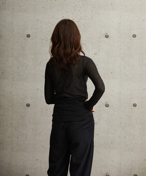 L.H.P（エルエイチピー）の「courage/クラージュ/2WAY シアー素材ハイネック ロンT（Tシャツ/カットソー・レディース・ブラック/グレー/ベージュ/グリーン・SMALL/MEDIUM/LARGE）」の14枚目の写真