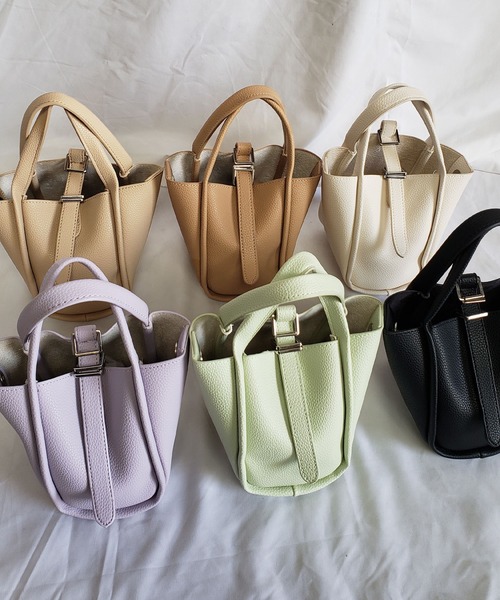 me+em select（ミームセレクト）の「【 6色展開 ／ ３WAY 】フェイクレザースクエアバケツバッグ（ ポーチ／ショルダーストラップ付属 ）（ハンドバッグ・レディース・ホワイト/ブラック/ベージュ/パープル/ブラウン/グリーン・FREE）」の3枚目の写真