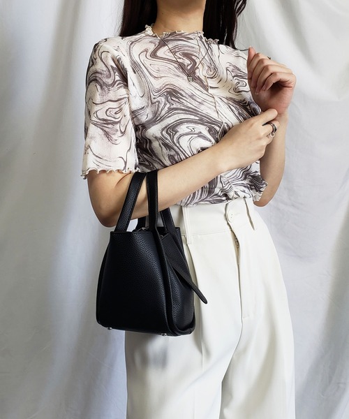 me+em select（ミームセレクト）の「【 6色展開 ／ ３WAY 】フェイクレザースクエアバケツバッグ（ ポーチ／ショルダーストラップ付属 ）（ハンドバッグ・レディース・ホワイト/ブラック/ベージュ/パープル/ブラウン/グリーン・FREE）」の22枚目の写真