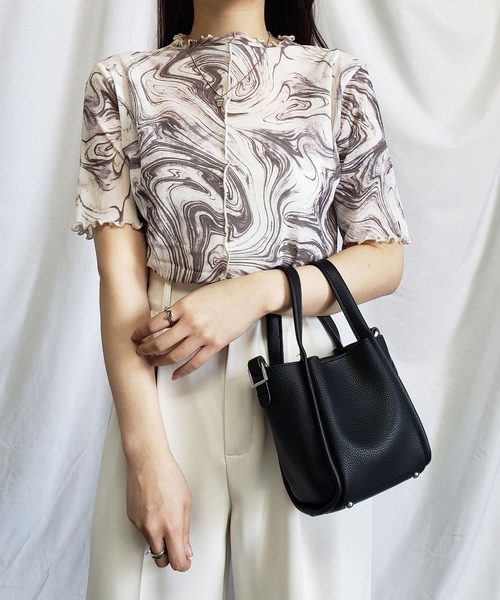 me+em select（ミームセレクト）の「【 6色展開 ／ ３WAY 】フェイクレザースクエアバケツバッグ（ ポーチ／ショルダーストラップ付属 ）（ハンドバッグ・レディース・ホワイト/ブラック/ベージュ/パープル/ブラウン/グリーン・FREE）」の9枚目の写真