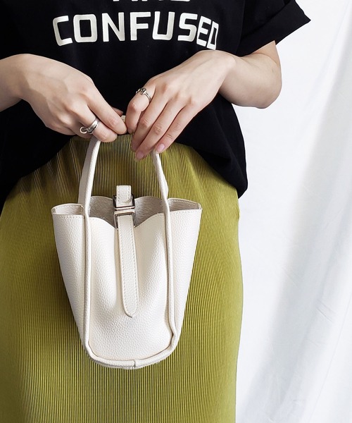 me+em select（ミームセレクト）の「【 6色展開 ／ ３WAY 】フェイクレザースクエアバケツバッグ（ ポーチ／ショルダーストラップ付属 ）（ハンドバッグ・レディース・ホワイト/ブラック/ベージュ/パープル/ブラウン/グリーン・FREE）」の21枚目の写真