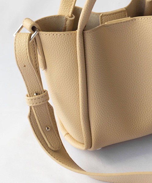 me+em select（ミームセレクト）の「【 6色展開 ／ ３WAY 】フェイクレザースクエアバケツバッグ（ ポーチ／ショルダーストラップ付属 ）（ハンドバッグ・レディース・ホワイト/ブラック/ベージュ/パープル/ブラウン/グリーン・FREE）」の20枚目の写真