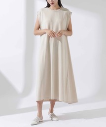 バックスリットカットロングワンピース