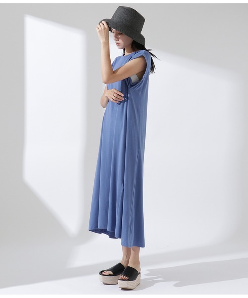 Settimissimo（セッティミッシモ）の「バックスリットカットロングワンピース（ワンピース・レディース・ブラック/ベージュ/ブルー・M）」の10枚目の写真