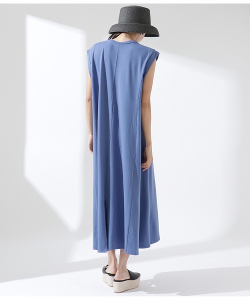 Settimissimo（セッティミッシモ）の「バックスリットカットロングワンピース（ワンピース・レディース・ブラック/ベージュ/ブルー・M）」の9枚目の写真