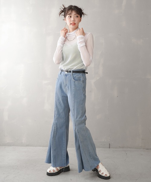 SPINNS（スピンズ）の「ボックスプリーツ デニムフレアパンツ（デニムパンツ・レディース・ブルー/ライトブルー・ONESIZE）」の5枚目の写真