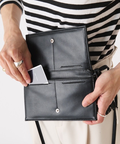 Actually（アクチュアリー）の「フェイクレザー 横型モバイルショルダー 財布（ショルダーバッグ・レディース・ブラック/グリーン/ベージュ/シルバー/パープル/グレー・フリー）」の14枚目の写真