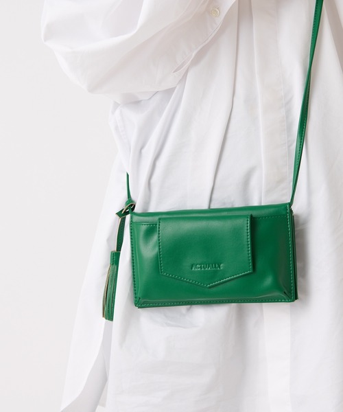 Actually（アクチュアリー）の「フェイクレザー 横型モバイル