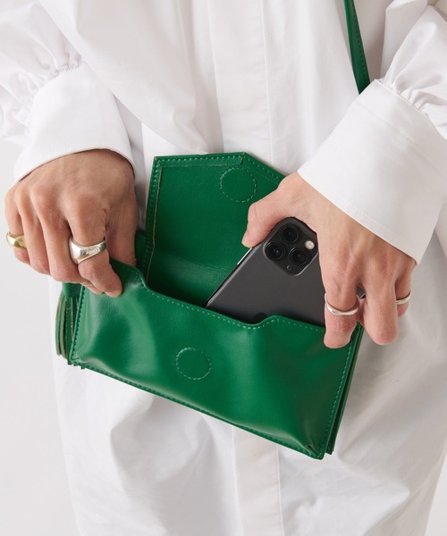 Actually（アクチュアリー）の「フェイクレザー 横型モバイルショルダー 財布（ショルダーバッグ・レディース・ブラック/グリーン/ベージュ/シルバー/パープル/グレー・フリー）」の18枚目の写真