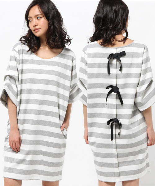 DISCOAT(ディスコート)の「【Discoat】ポンチ後ろリボンボーダーワンピース(ワンピース・レディース・オフホワイト/グレー・フリ-)」の1枚目の写真