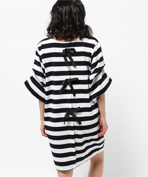 DISCOAT(ディスコート)の「【Discoat】ポンチ後ろリボンボーダーワンピース(ワンピース・レディース・オフホワイト/グレー・フリ-)」の8枚目の写真