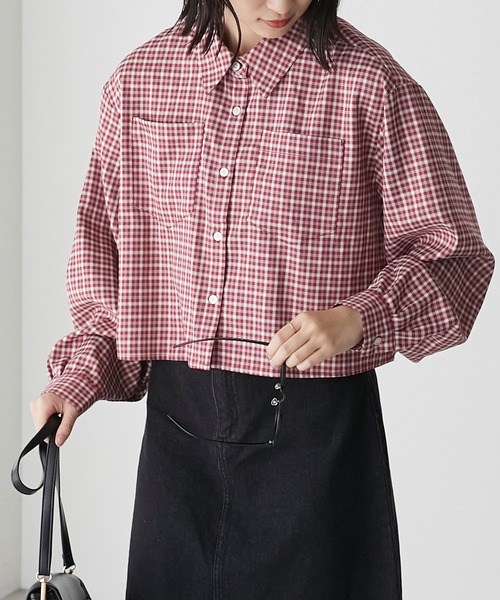 BONLECILL(ボンルシール)の「ボリュームスリーブクロップドシャツ(シャツ/ブラウス・レディース・オフホワイト/ブルー/ネイビー系/ブルー系/レッド系/グリーン系/ネイビー系2/ベージュ系/ワイン系/ブラック系/ブルー系2/ブルー系3/ブルー系1・FREE)」の13枚目の写真