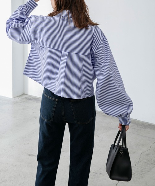 BONLECILL(ボンルシール)の「ボリュームスリーブクロップドシャツ(シャツ/ブラウス・レディース・オフホワイト/ブルー/ネイビー系/ブルー系/レッド系/グリーン系/ネイビー系2/ベージュ系/ワイン系/ブラック系/ブルー系2/ブルー系3/ブルー系1・FREE)」の17枚目の写真