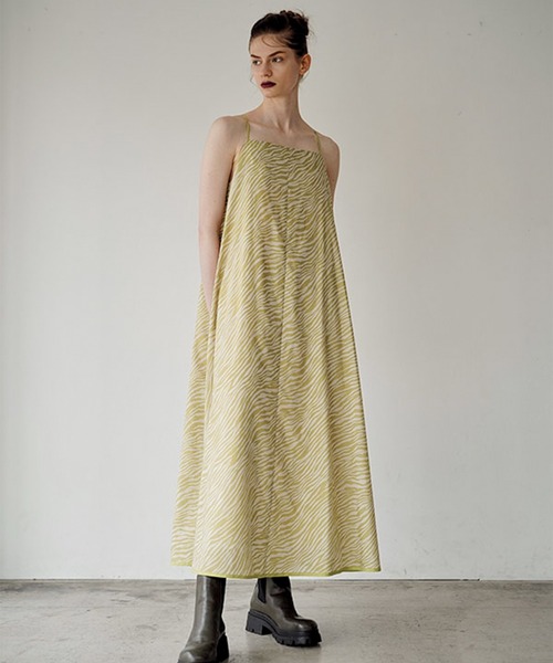 MECRE(メクル)の「ゼブラプリントキャミワンピース(ワンピース・レディース・ブラック/グリーン・S/M)」の22枚目の写真