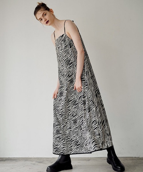 MECRE(メクル)の「ゼブラプリントキャミワンピース(ワンピース・レディース・ブラック/グリーン・S/M)」の21枚目の写真