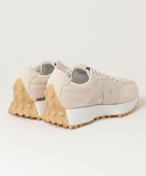 美品　ニューバランス327 ベージュ　23.5 NEW BALANCE（ニューバランス）の「327（スニーカー）」 - WEAR