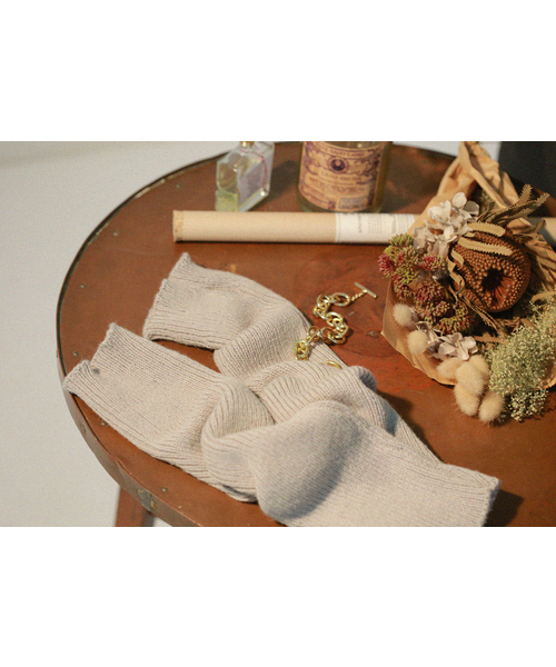 HIGHLAND 2000（ハイランドトゥーサウザンド）の「【HIGHLAND2000 / ハイランド2000】SUPER LONG GLOVE：手袋（手袋・レディース・ライトグレー/ブラック/ベージュ・FREE）」の4枚目の写真