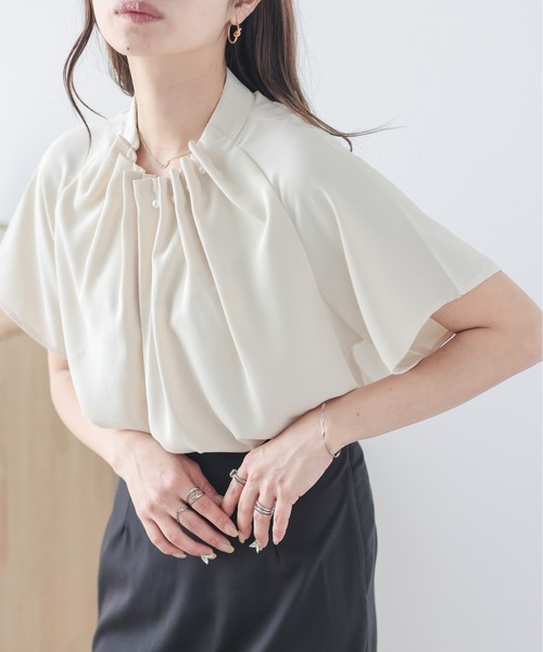SUGAR BISKET(シュガービスケット)の「胸元パール長袖ブラウス(シャツ/ブラウス・レディース・ブラック/ネイビー/ボルドー/グレイッシュベージュ/パープル系/ブルー系/ブラック系/ベージュ系/グリーン系・フリー)」の12枚目の写真