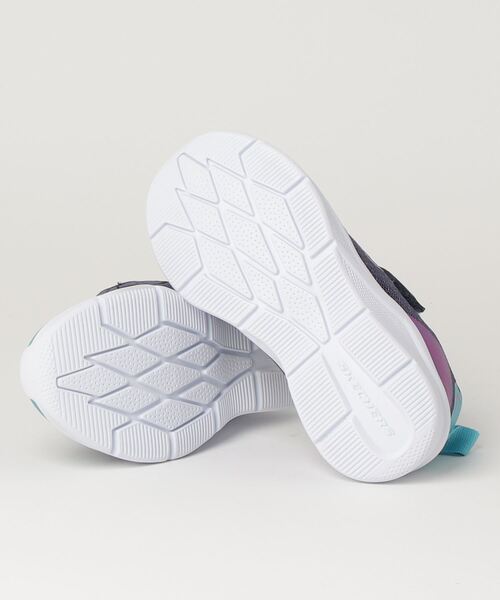 SKECHERS（スケッチャーズ）の「302348L スケッチャーズﾞ MICROSPEC BRIGHT RETROS CCMT PKMT（スニーカー・キッズ・ピンク/グレー×ピンク・18.0cm/19.0cm/20.0cm/21.0cm/22.0cm/17.0cm）」の4枚目の写真