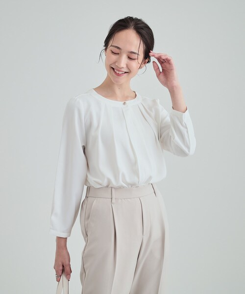 SHOO・LA・RUE（シューラルー）の「◆【S-3L】バンドカラー風タックブラウス（シャツ/ブラウス・レディース・ホワイト系5/ブラック系2/グレー系7・01/05/02/03/04）」の10枚目の写真