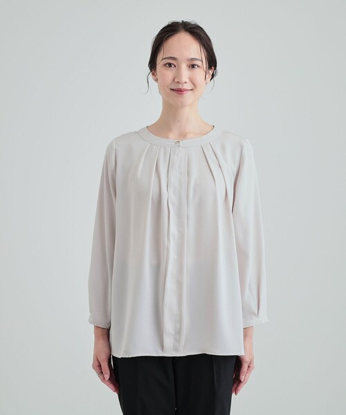 SHOO・LA・RUE（シューラルー）の「◆【S-3L】バンドカラー風タックブラウス（シャツ/ブラウス・レディース・ホワイト系5/ブラック系2/グレー系7・01/05/02/03/04）」の17枚目の写真