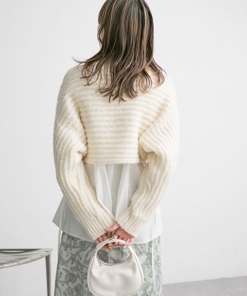 KBF（ケイビーエフ）の「ハイネックショートニット（ニット/セーター・レディース・アイボリー/ライトブルー/ピンク/ネイビー・ONE）」の9枚目の写真