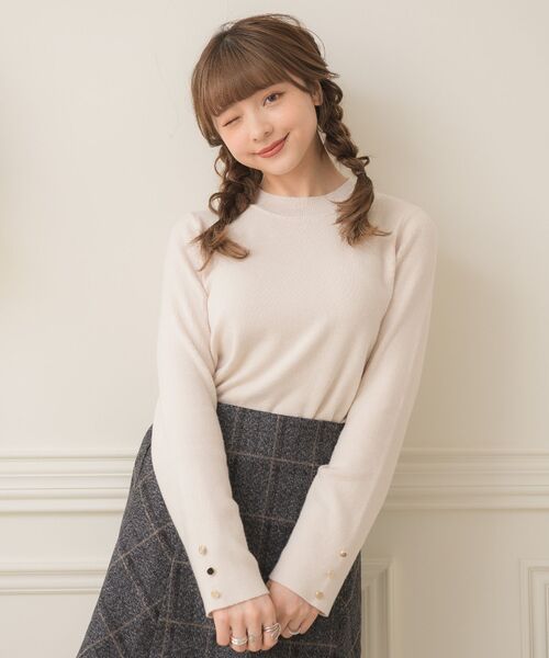 ems excite(エムズエキサイト)の「袖ボタン付長袖ニット(ニット/セーター・レディース・ブラック系その他3/ブルー/ナチュラル/ピンク系その他3・FREE)」の3枚目の写真