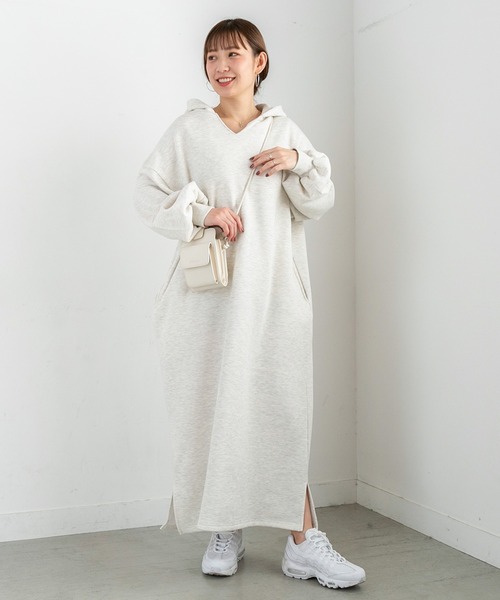 PICHI(ピイチ)の「フーディー裏起毛ワンピース(ワンピース・レディース・ブラック/オートミール・FREE)」の19枚目の写真