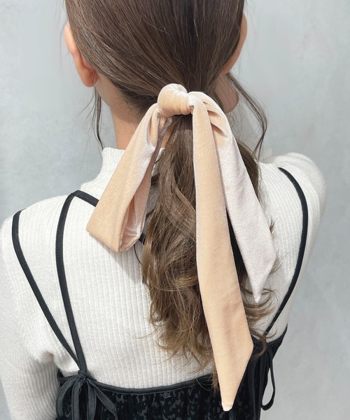 apres jour(アプレジュール)の「【apres jour×ARIAZ】ベロアヘアリボン(ヘアゴム・レディース・ベージュ/ブラック/ブラウン系その他・FREE)」の1枚目の写真