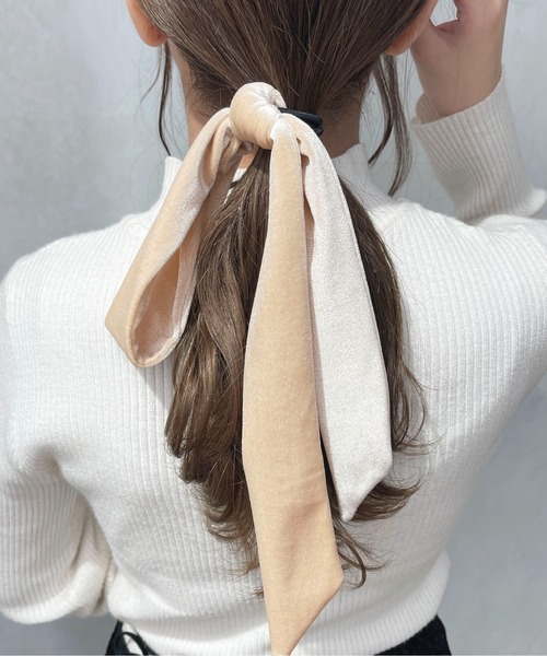 apres jour(アプレジュール)の「【apres jour×ARIAZ】ベロアヘアリボン(ヘアゴム・レディース・ベージュ/ブラック/ブラウン系その他・FREE)」の7枚目の写真