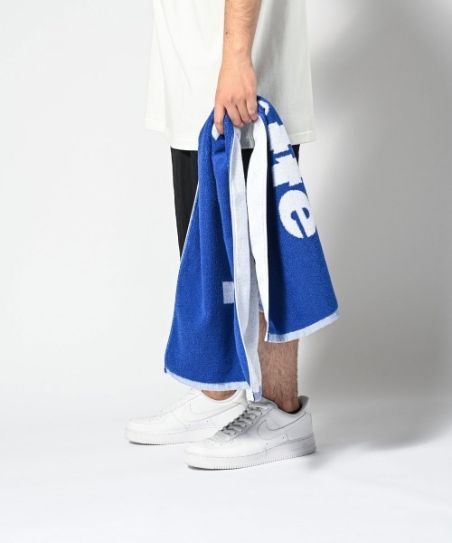 LFYT（エルエフワイティー）の「LFYT ラファイエット [Lafayette] - ロゴ ジャガード タオル 今治産 スポーツタオル [LOGO JACQUARD TOWEL]（タオル・メンズ・ブルー・ONE SIZE）」の4枚目の写真