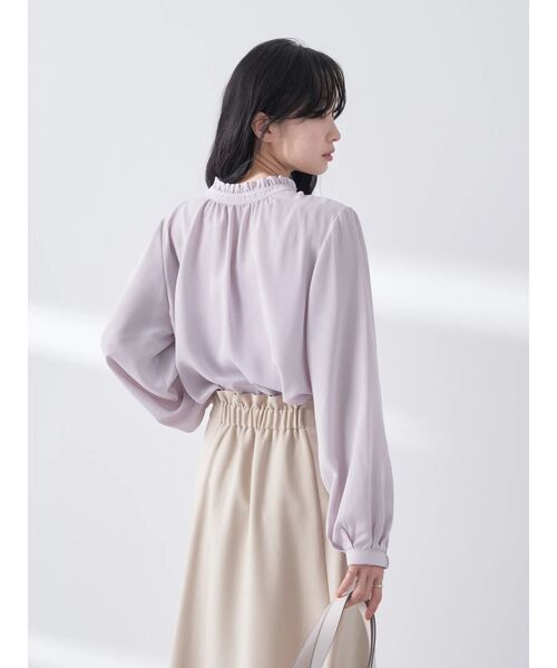 earth music&ecology（アースミュージックアンドエコロジー）の「スタンドフリルブラウス（シャツ/ブラウス・レディース・サックスブルー/オフホワイト/ピンク/ネイビー・FREE）」の18枚目の写真