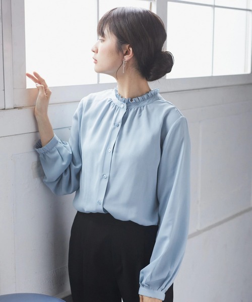 earth music&ecology（アースミュージックアンドエコロジー）の「スタンドフリルブラウス（シャツ/ブラウス・レディース・サックスブルー/オフホワイト/ピンク/ネイビー・FREE）」の3枚目の写真