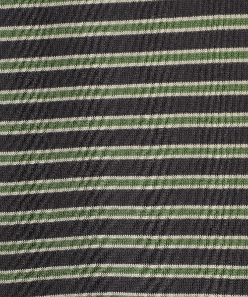 marka（マーカ）の「marka / マーカ：BORDER TEE L/S - 30/2 organic cotton knit border -：M23A-15CS01C[COR]（Tシャツ/カットソー・メンズ・チャコール・M/S）」の4枚目の写真