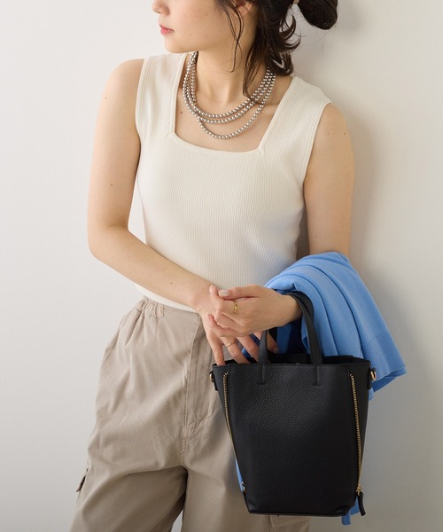 PUAL CE CIN(ピュアルセシン)の「リネンタッチスクエアタンクトップ(タンクトップ・レディース・グレイッシュベージュ/ブラック/オフホワイト/ブラウン・FREE)」の6枚目の写真